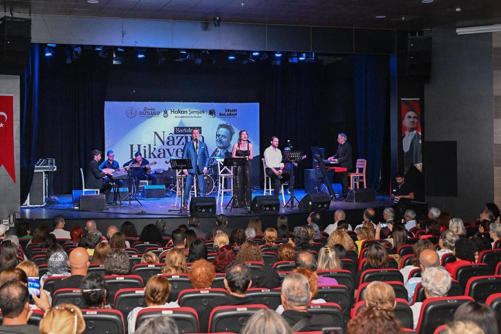 Manisa'da Nâzım Hikmet şarkılarla anıldı-.3.2