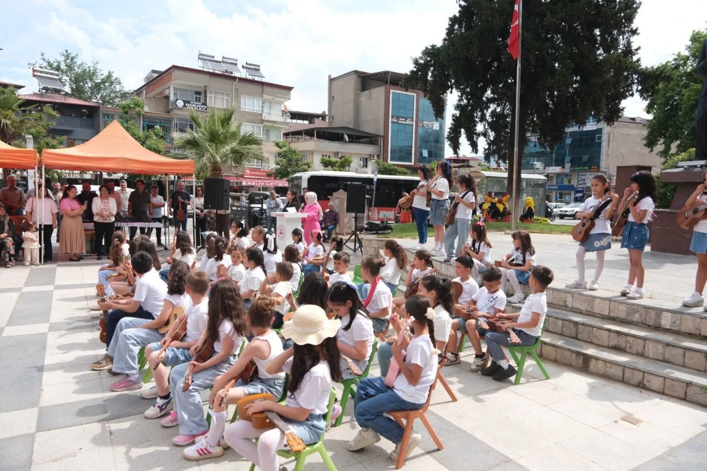 Sarıgöl'de 'Hayat Boyu Öğrenme Haftası' etkinliklerine yoğun ilgi-.2.1