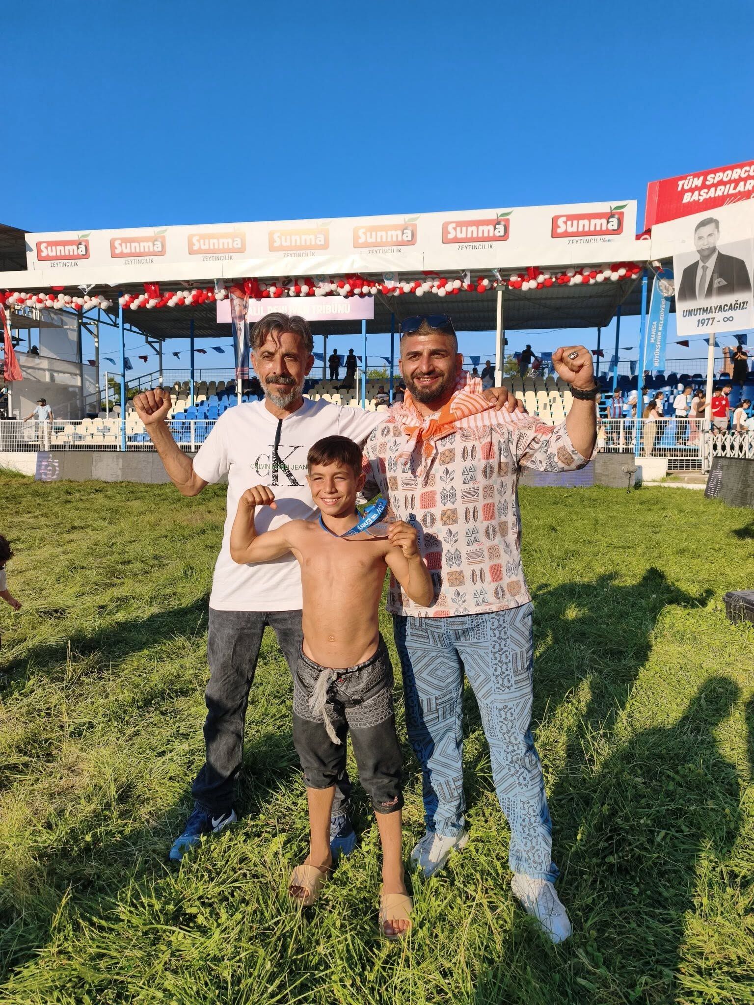 yağlı güreşlerde turgutlu’ya madalya sevinci-1
