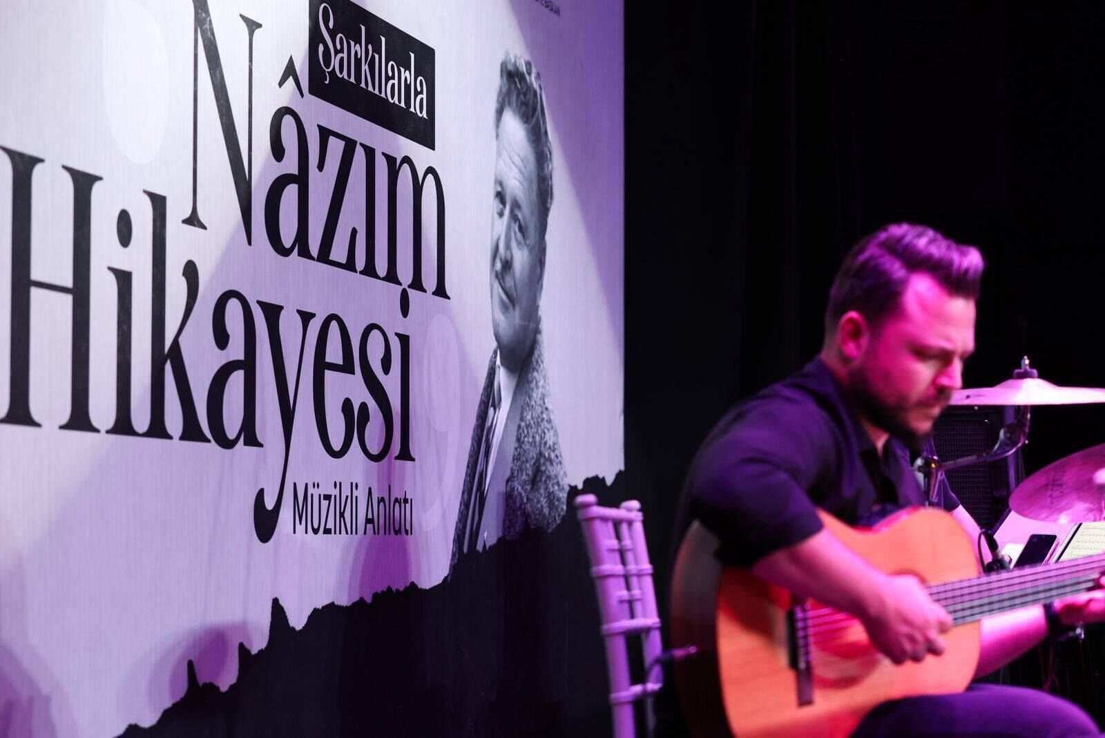 Manisa'da Nâzım Hikmet şarkılarla anıldı-.3.1
