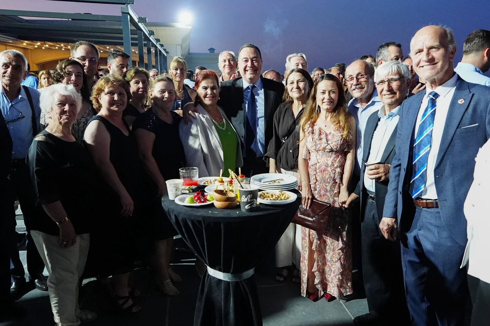 Manisa’da “mini parlamento” gibi nikâh-3