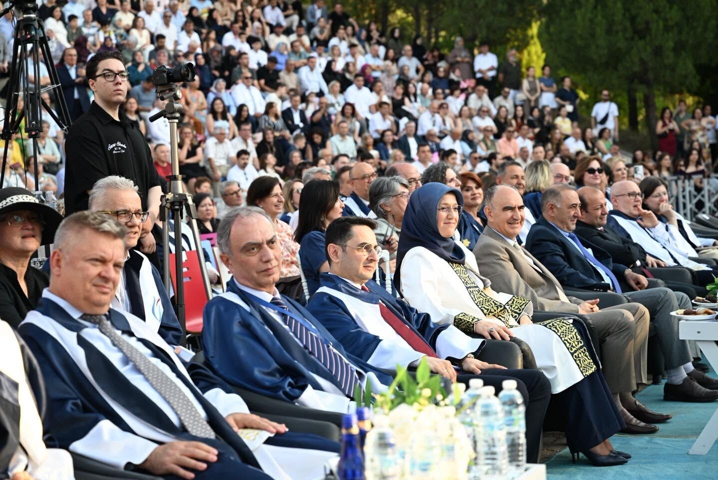 MCBÜ Tıp Fakültesi’nde Mezuniyet Gururu: Genç Hekimler Cübbe Giydi!-2