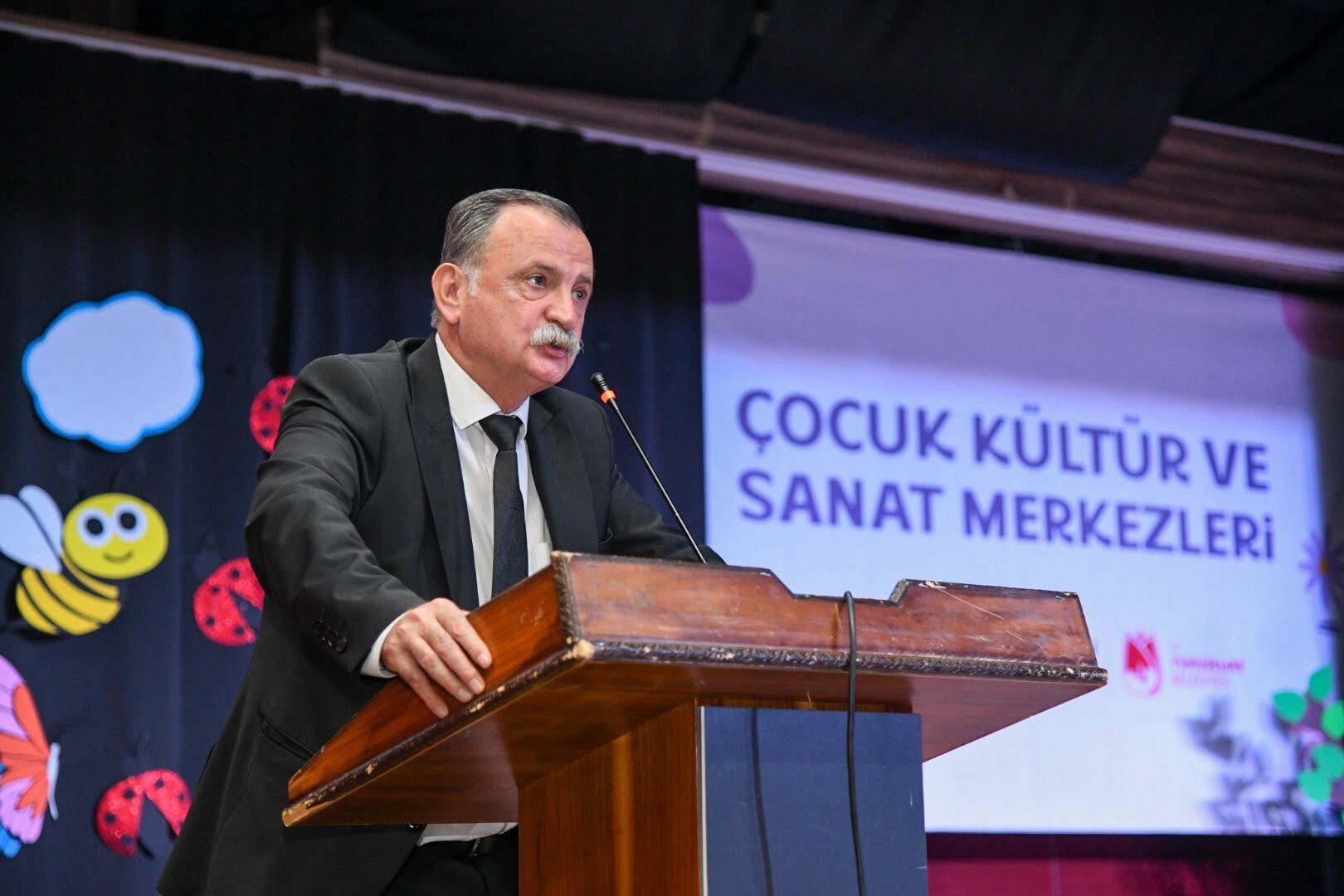 Başkan Balaban miniklerin mezuniyet coşkusuna ortak oldu