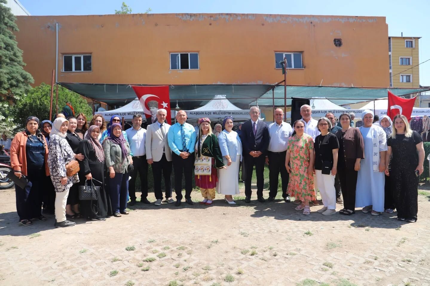 Alaşehir’de kursiyerlerin eserleri sergilendi