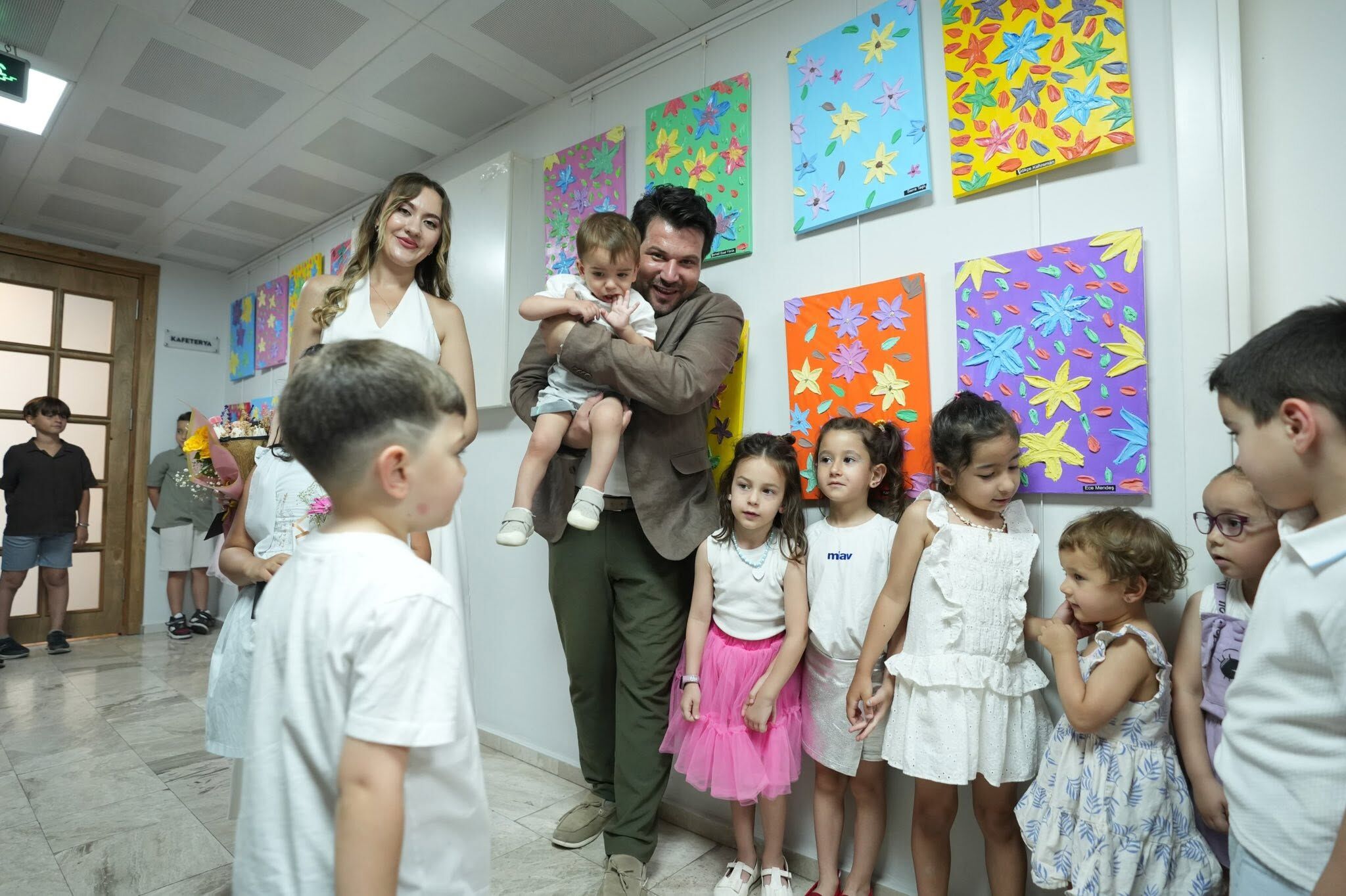 Manisa'da miniklerin eserleri sergilendi-1