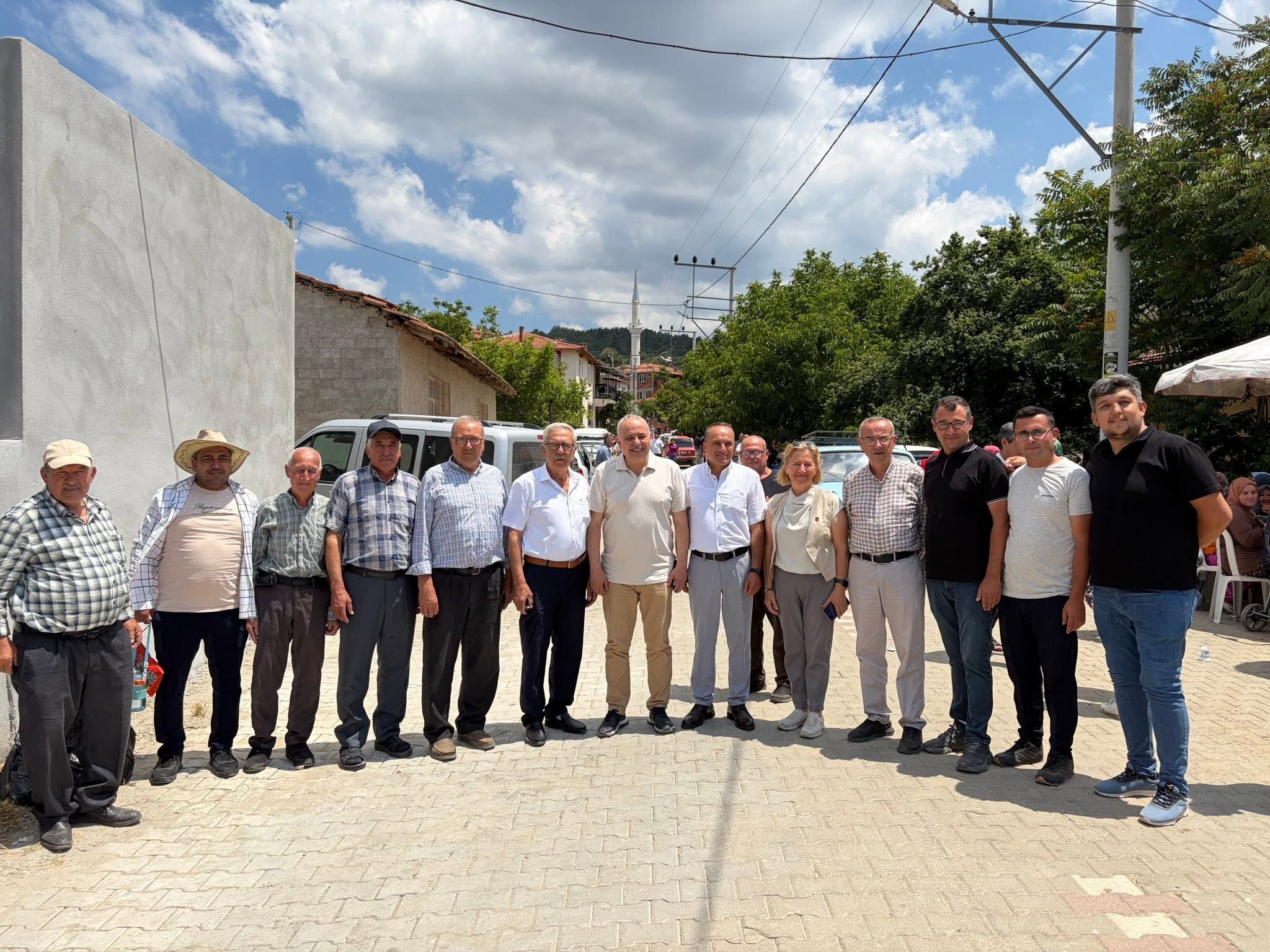Milletvekili Bakırlıoğlu, Akhisar'da Hayır Yemeğine Katıldı