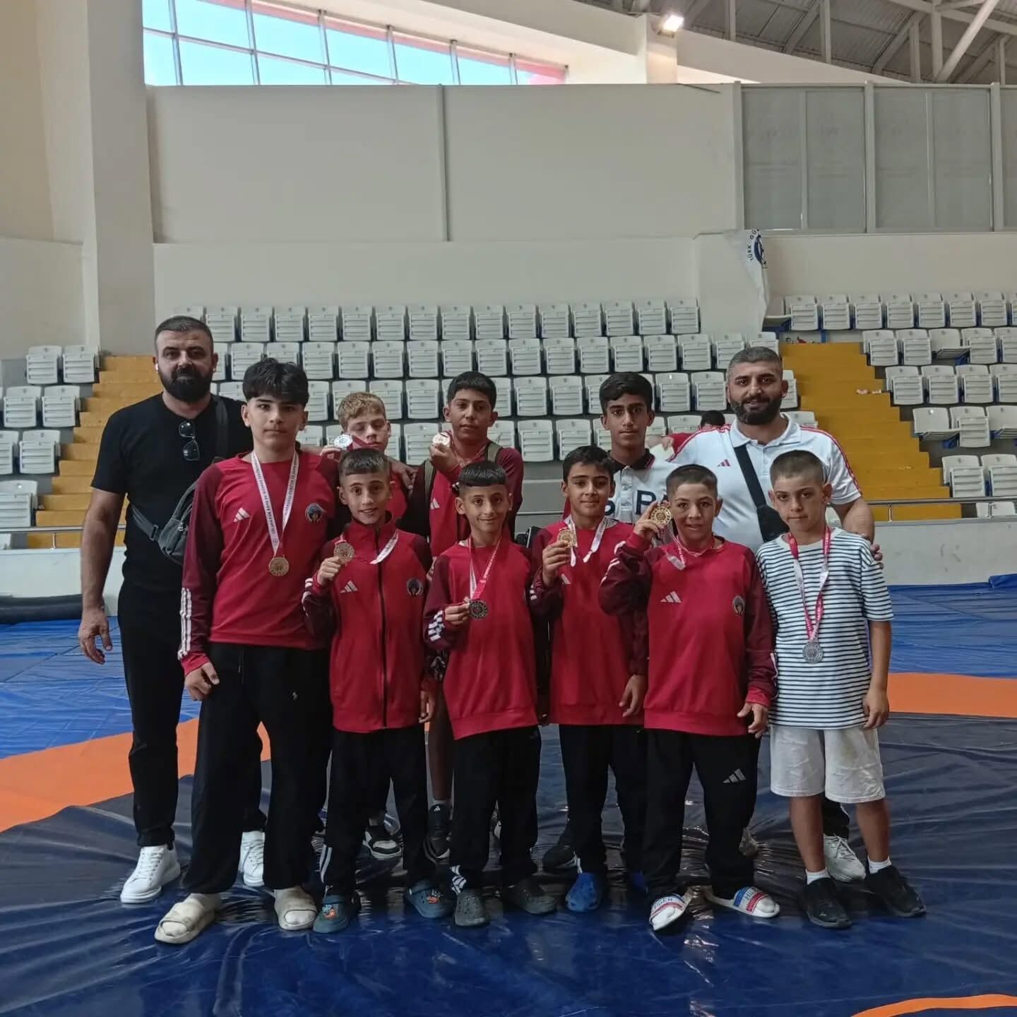 Turgutlulu minik güreşçilerden Manisa Şampiyonası'nda büyük başarı