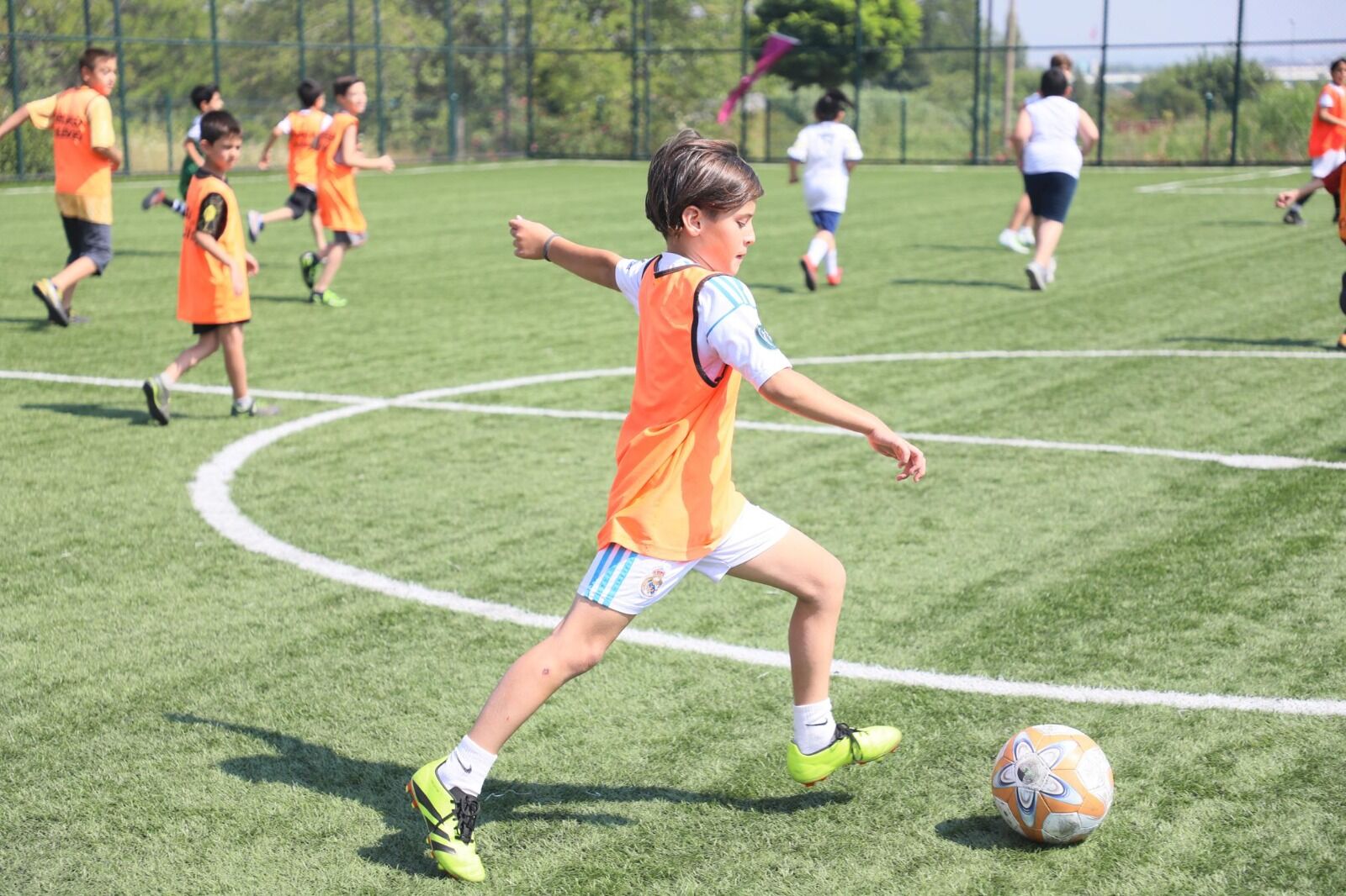 Şehzadeler’de Yaz Spor Okulu Coşkusu: Futbol Kursu Kayıtları Başlıyor!-3