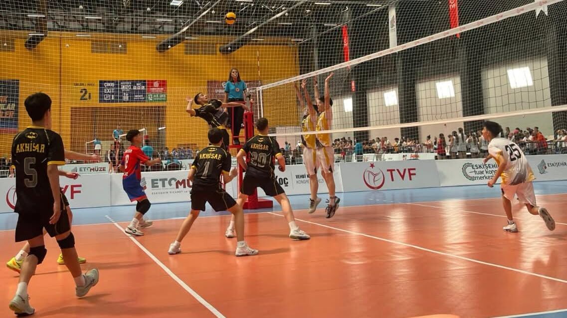 Türkiye Voleybol Şampiyonası'nda Akhisar rüzgarı-1