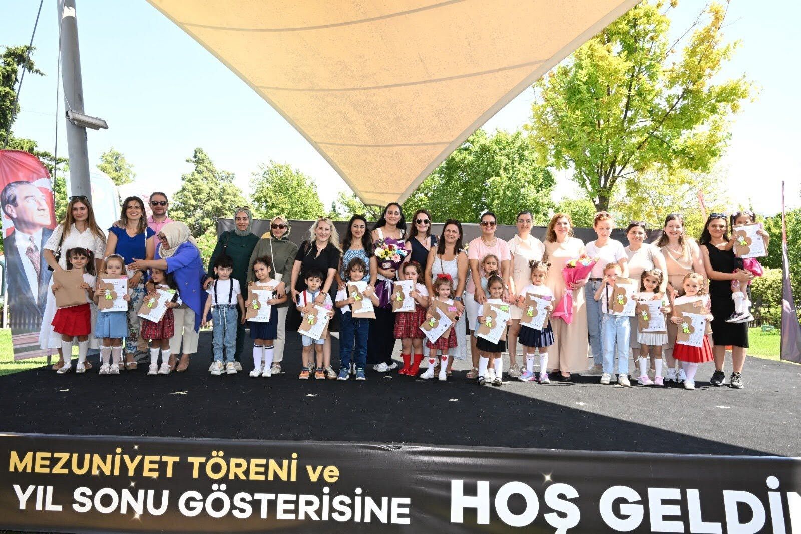 Manisa’da Miniklerin Mezuniyet Heyecanı