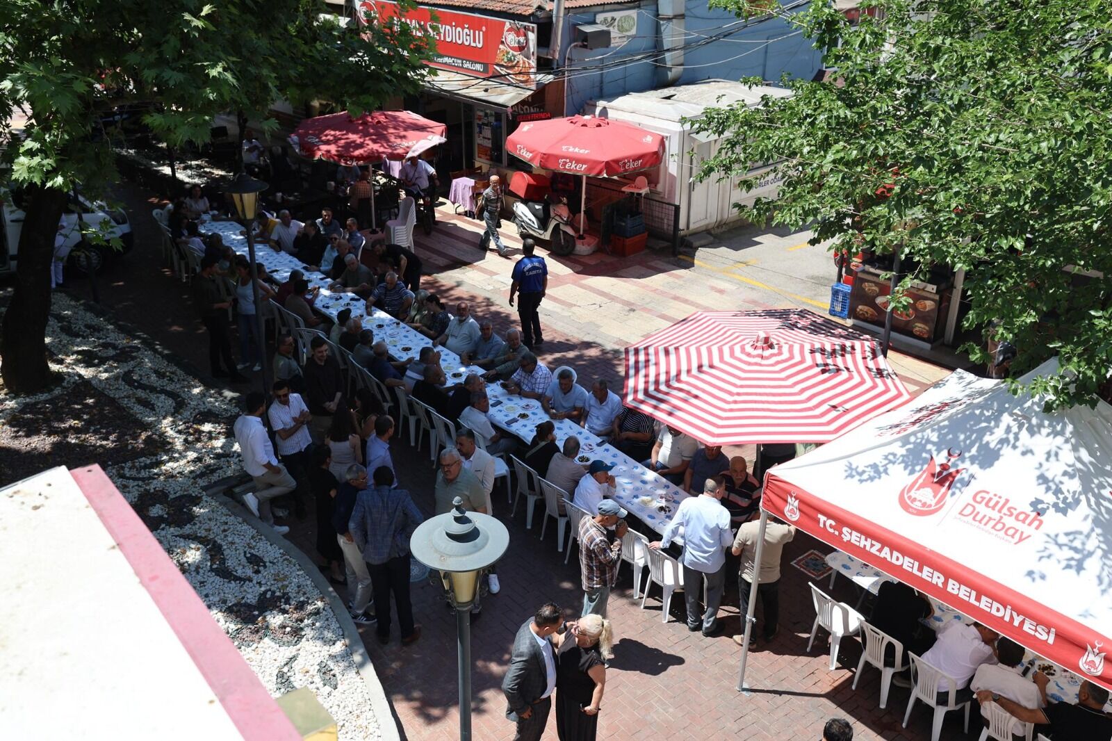 Şehzadeler Belediye Başkanı Hakan Şimşek’ten Annesi Gülşinaz Şimşek İçin Lokma Hayrı