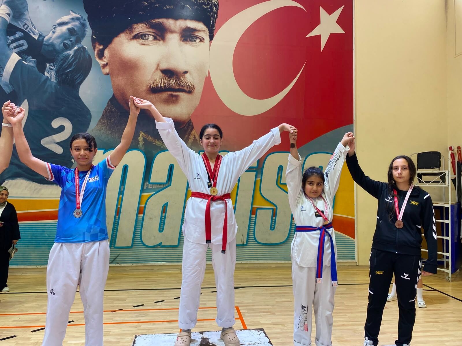 Şehzadeler’in Minik Tekvandocularından İlk Müsabakada Madalya Şov!-2