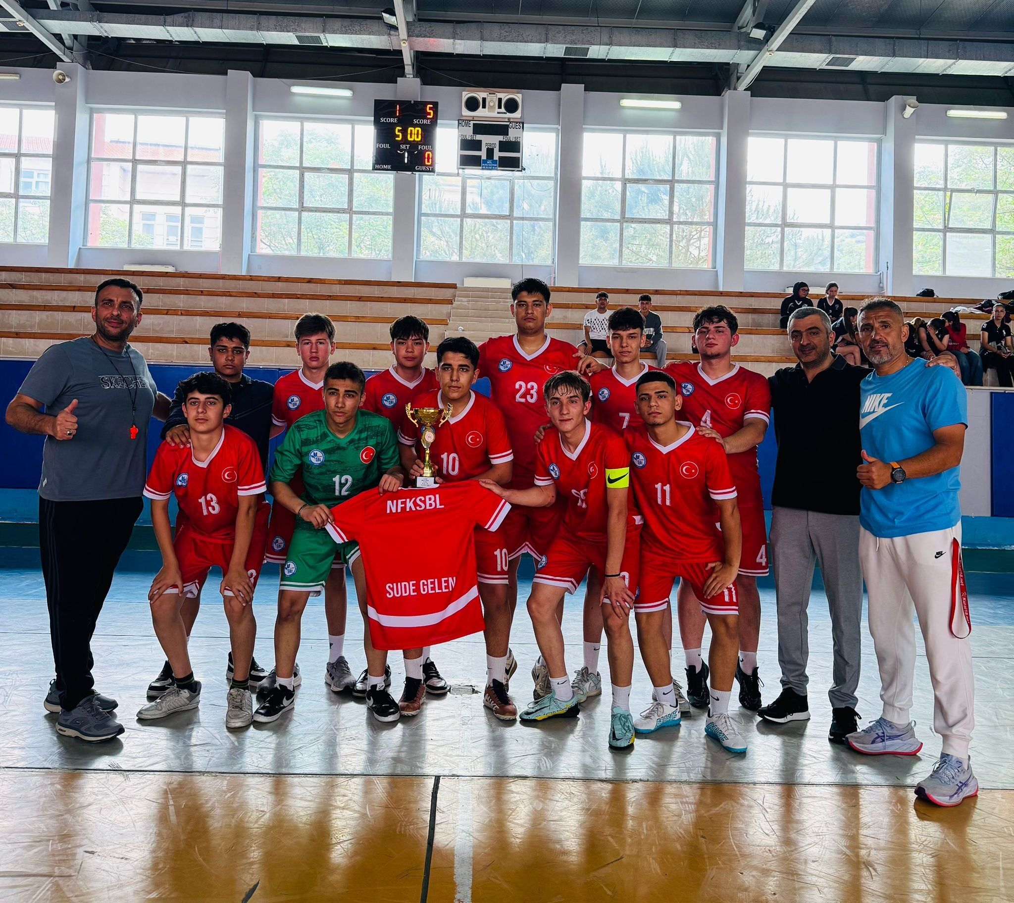 Salihli’de Futsalda Çifte Şampiyonluk