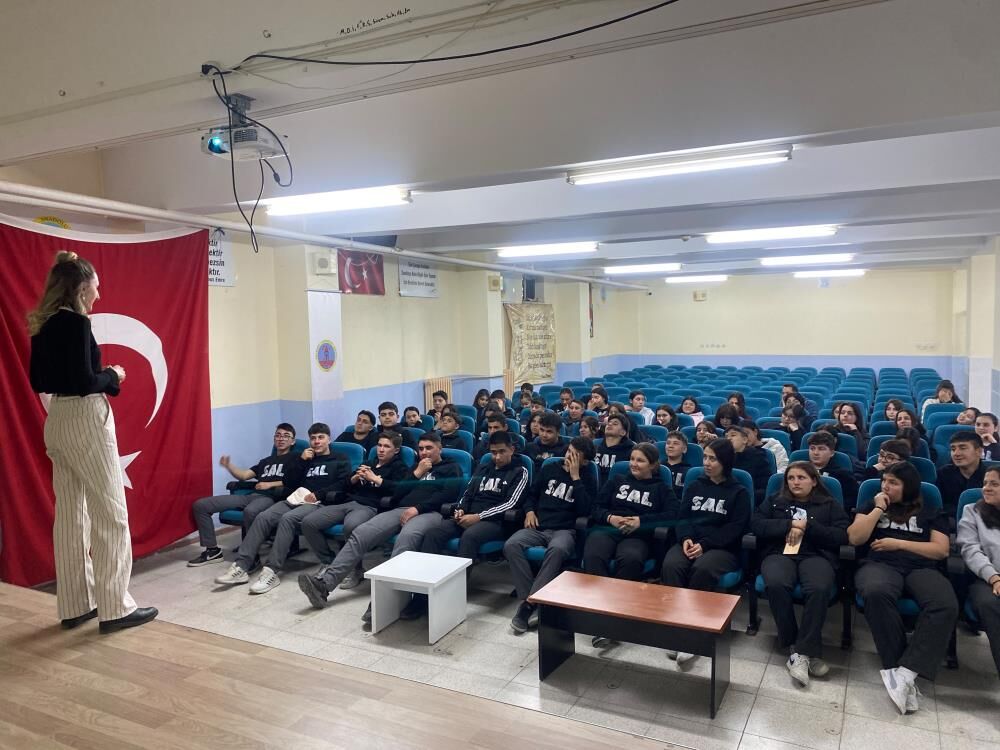 Manisa’nın İlçesinde Yaklaşık 350 Öğrenciye Büyük Eğitim