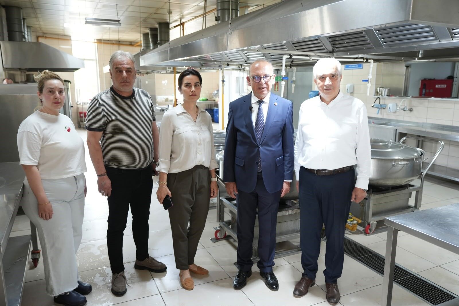 Turgutlu’da kurban dayanışması: 12 ton 400 kilo et bağışlandı-1