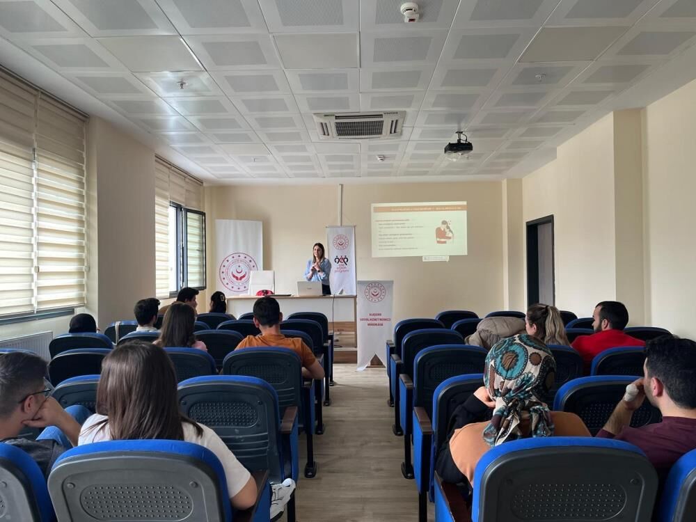 Aile ve Sosyal Hizmetler Bakanlığı'ndan Alaşehirli Çiftlere Evlilik Öncesi Danışmanlık