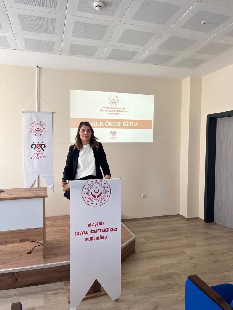 Aile ve Sosyal Hizmetler Bakanlığı'ndan Alaşehirli Çiftlere Evlilik Öncesi Danışmanlık-2