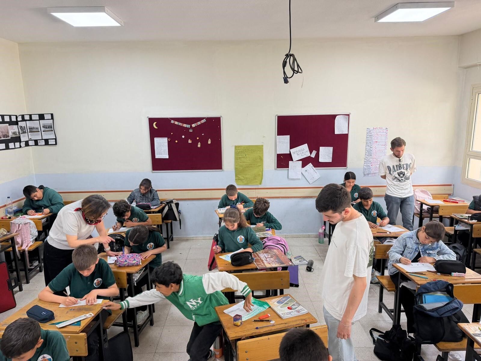 MCBÜ’lü öğrencilerden proje: Çocukların hayalleri yapay zeka ile görselleştirildi-2