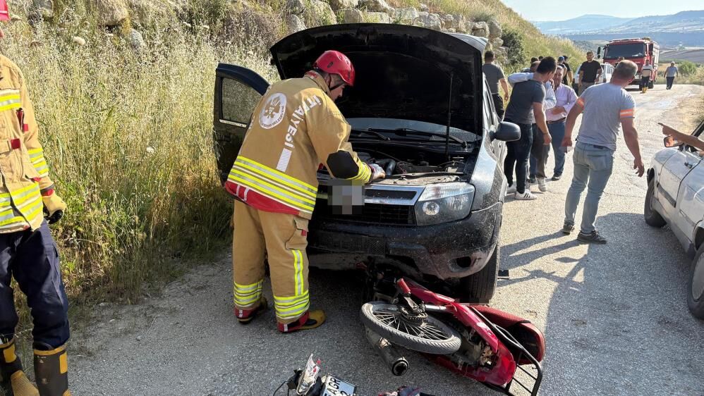 Kula’da Feci Kaza: Otomobilin Altında Kalan 18 Yaşındaki Genç Ağır Yaralandı