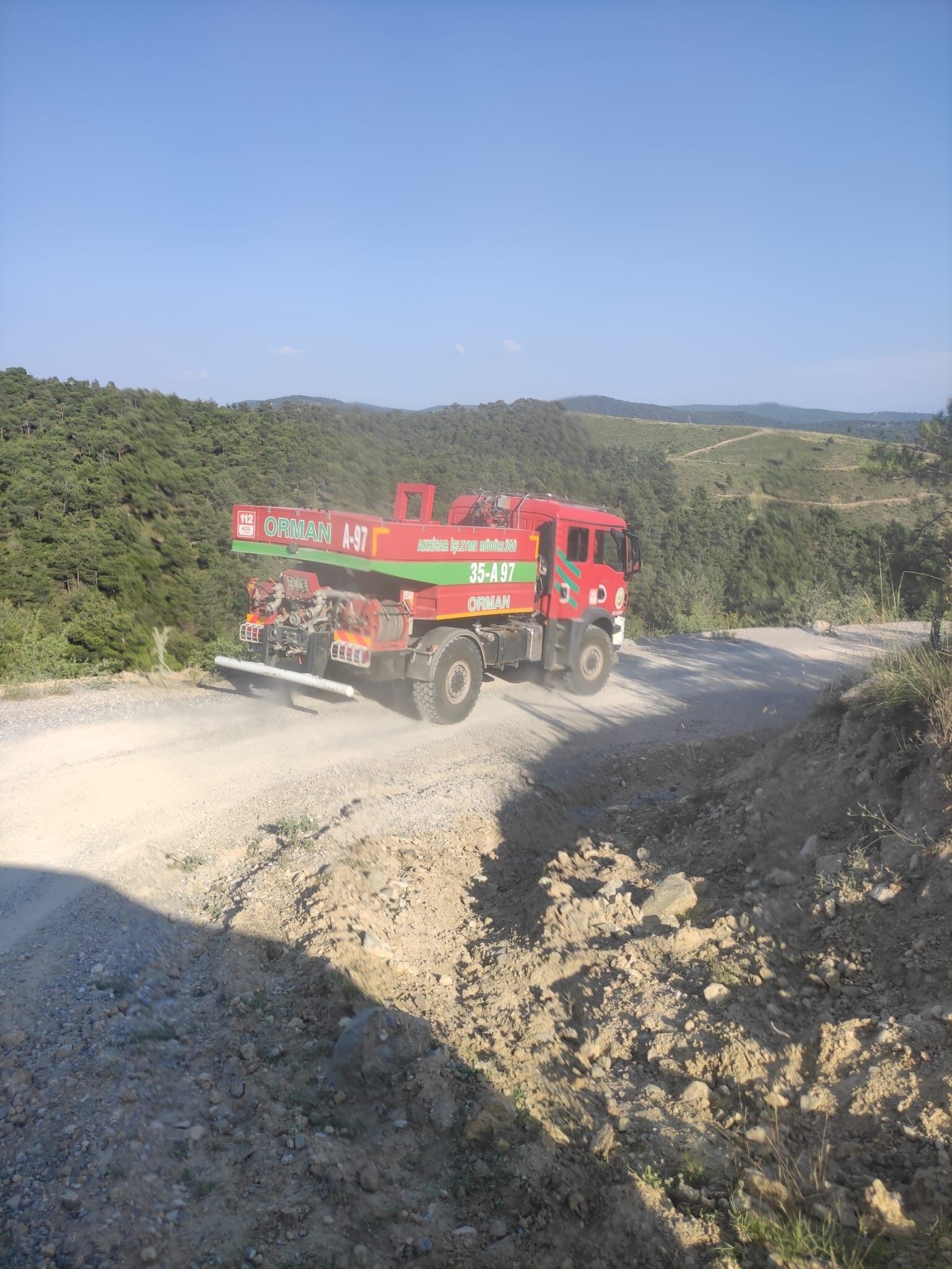 Manisa'da orman yangını korkuttu: Ekipler seferber oldu-1