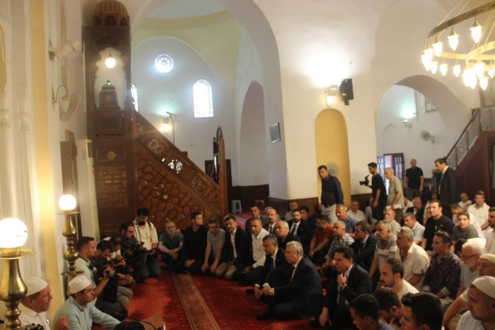Merhum Ferdi Zeyrek için mevlit ve hayır yemeği!