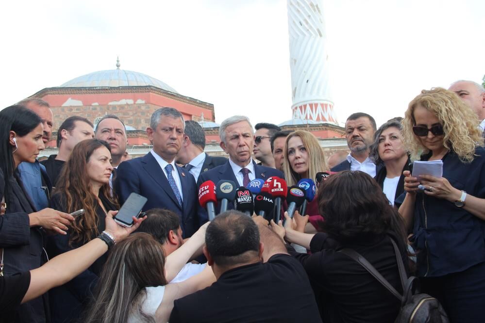 Merhum Ferdi Zeyrek için mevlit ve hayır yemeği!-1