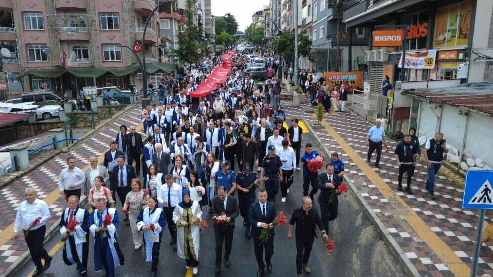Tarihi İlçede Eğitim Gururu: MCBÜ Demirci Kampüsleri Mezunlarını Verdi-1