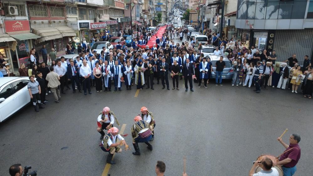 Tarihi İlçede Eğitim Gururu: MCBÜ Demirci Kampüsleri Mezunlarını Verdi-2