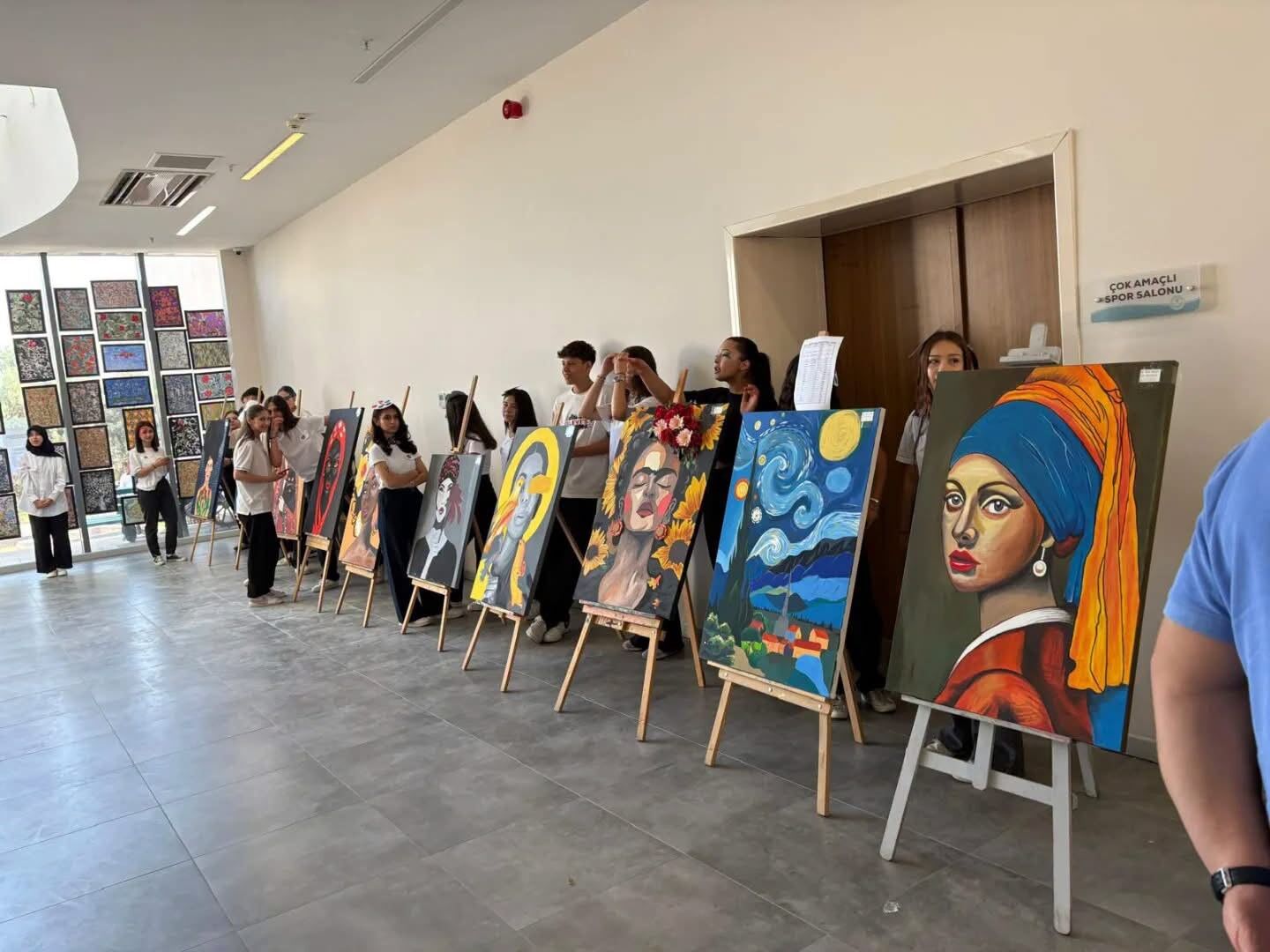 Sarıgöl’de Öğrencilerin Sanat Sergisi Büyük İlgi Gördü
