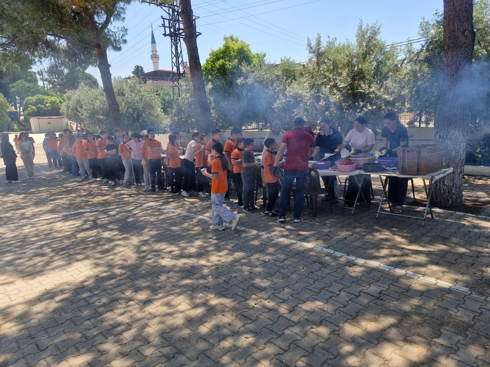 Sarıgöl'de örnek buluşma: Mangal etkinliğine yoğun ilgi-.5.1