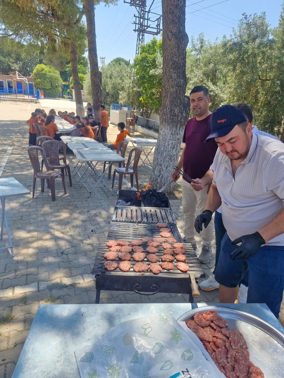 Sarıgöl'de örnek buluşma: Mangal etkinliğine yoğun ilgi-.1.