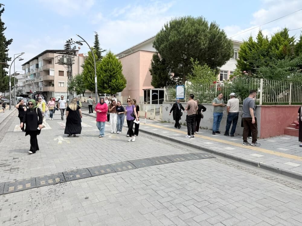 Gördes'te LGS Heyecanı! 231 Öğrenci Geleceği için Ter Döktü-1