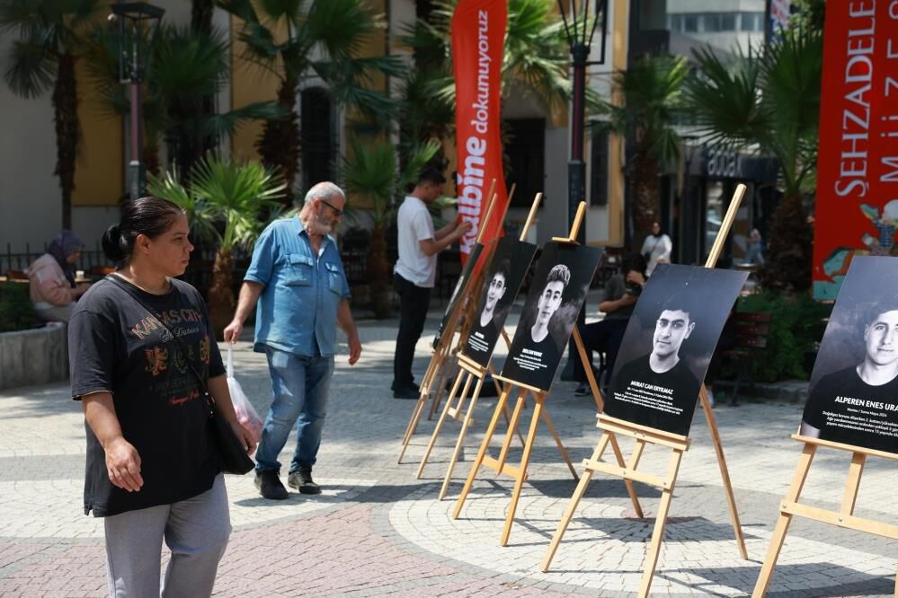 Şehzadeler Belediyesi’nden Anlamlı Sergi: Çocuk İşçiliğine Fotoğraflarla Dikkat Çekildi-1