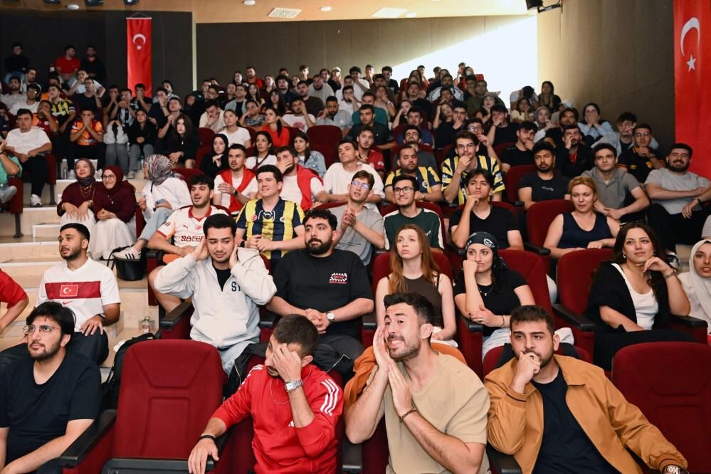Manisa'da öğrenciler Dünya kupası heyecanını birlikte yaşadı