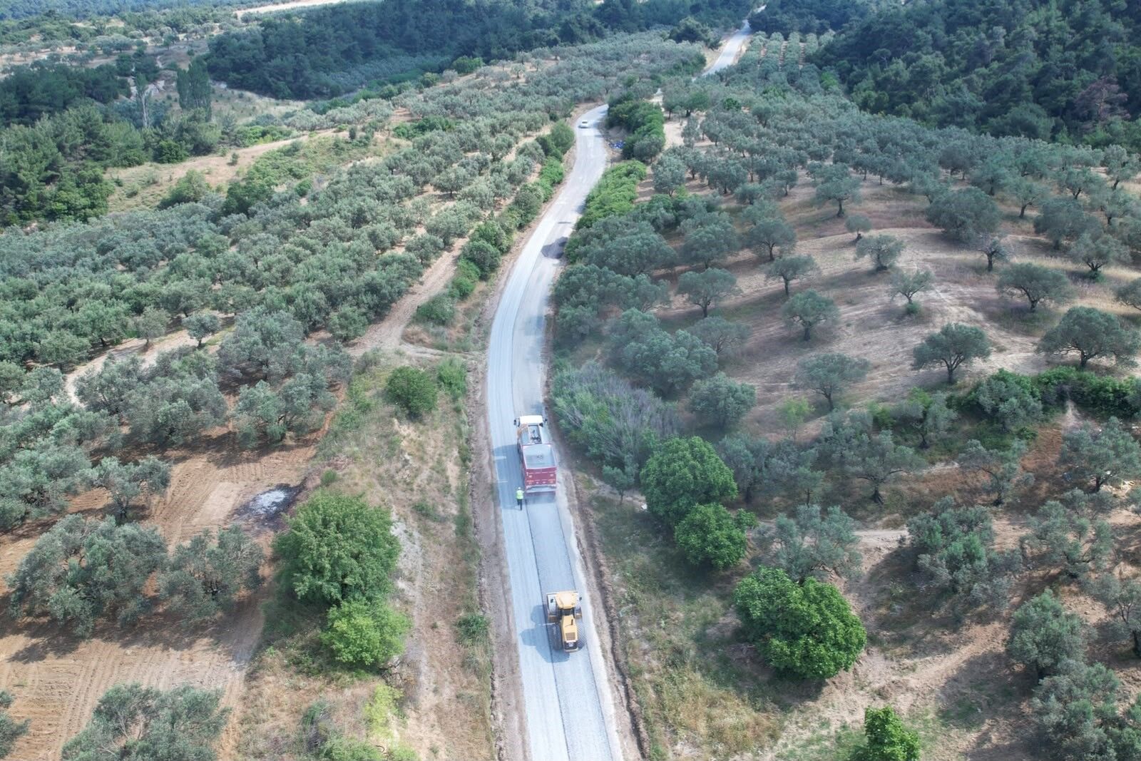 Kırkağaç ve Akhisar'ı birbirine bağlayan yolda çalışmalar başladı-.2.3