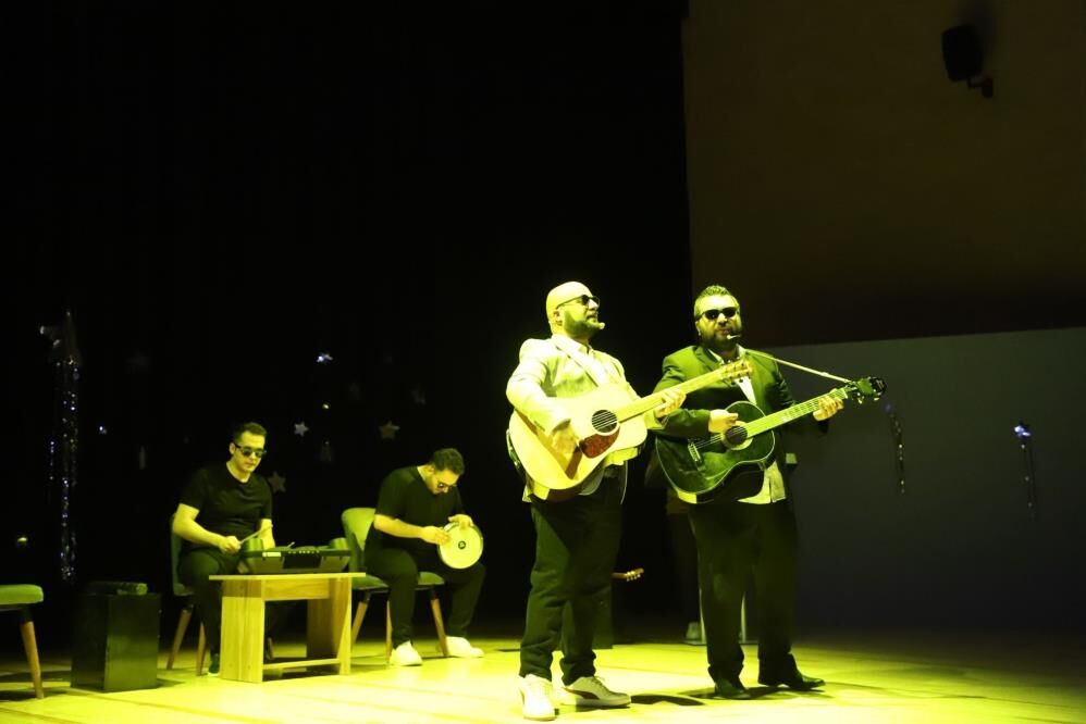 Turgutlu’da 90’lar türkçe pop gcesi büyük beğeni topladı