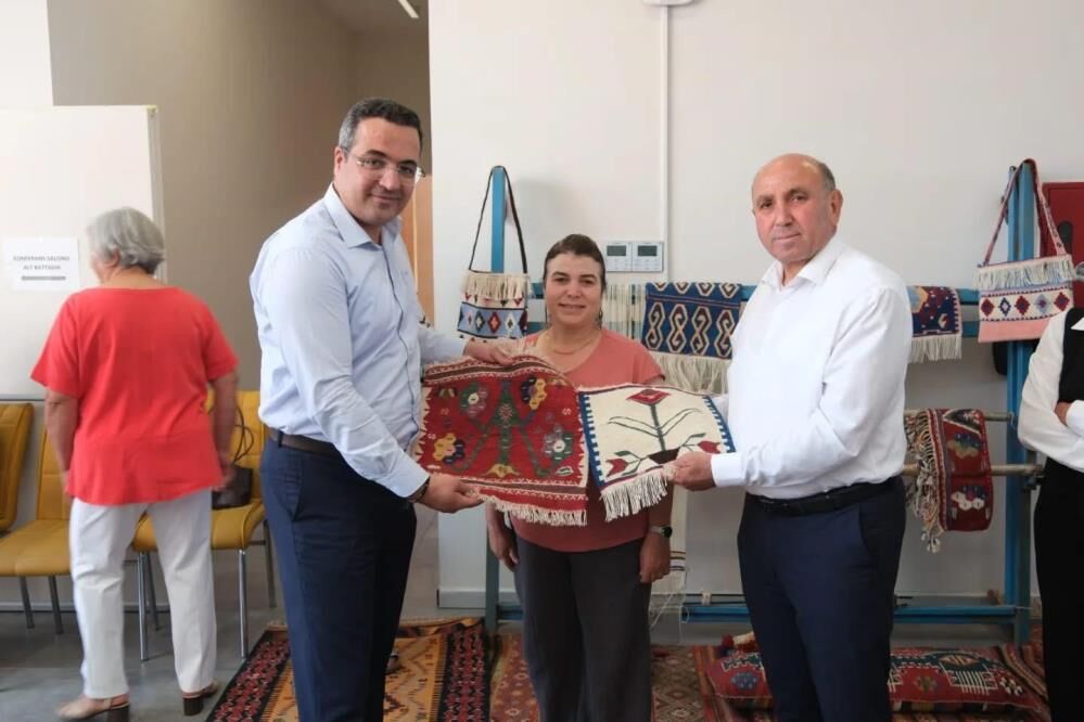 Sarıgöl'de MASMEK yıl sonu sergisine yoğun ilgi