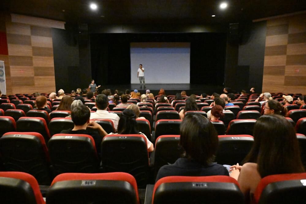 Manisalı Sinemaseverler Cannes Film Festivali'nde Buluştu-1