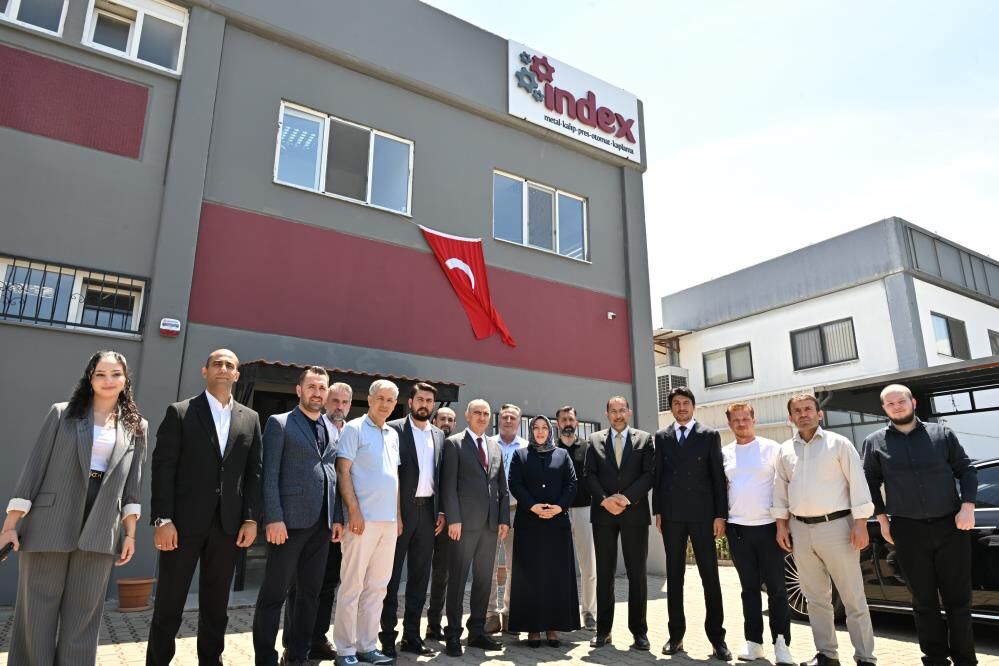 Vali Özkan Üretim Tesislerinde İncelemelerde Bulundu