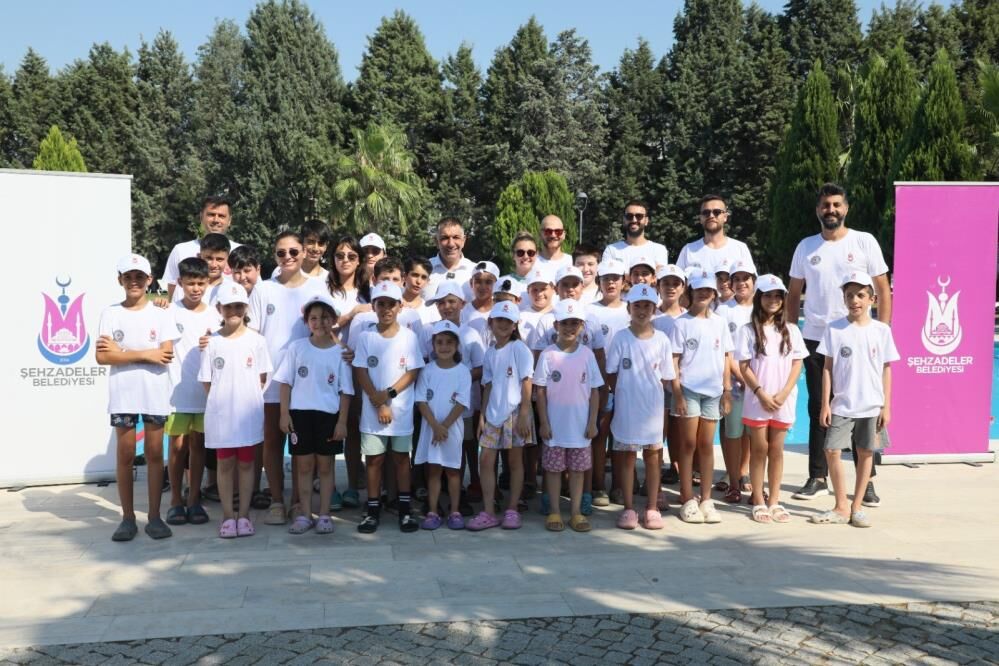 Şehzadeler Belediyesi’nden Çocuklara Yaz Müjdesi: Yüzme Kursları Başlıyor-1