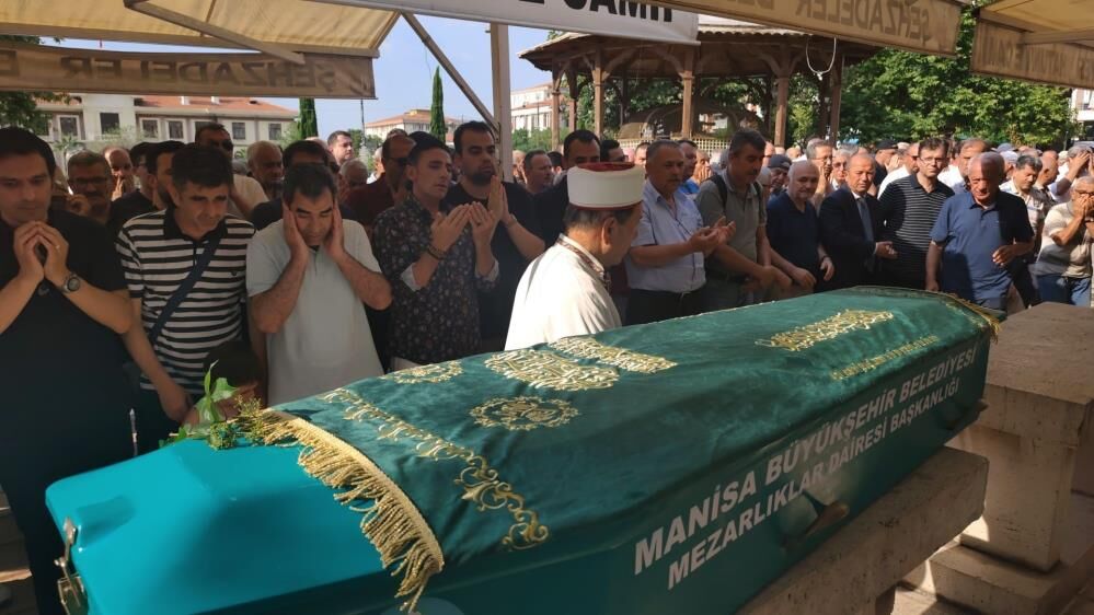 Manisa'da bir ilk: Organlarını bağışlayan öğretmen 3 hastaya umut oldu