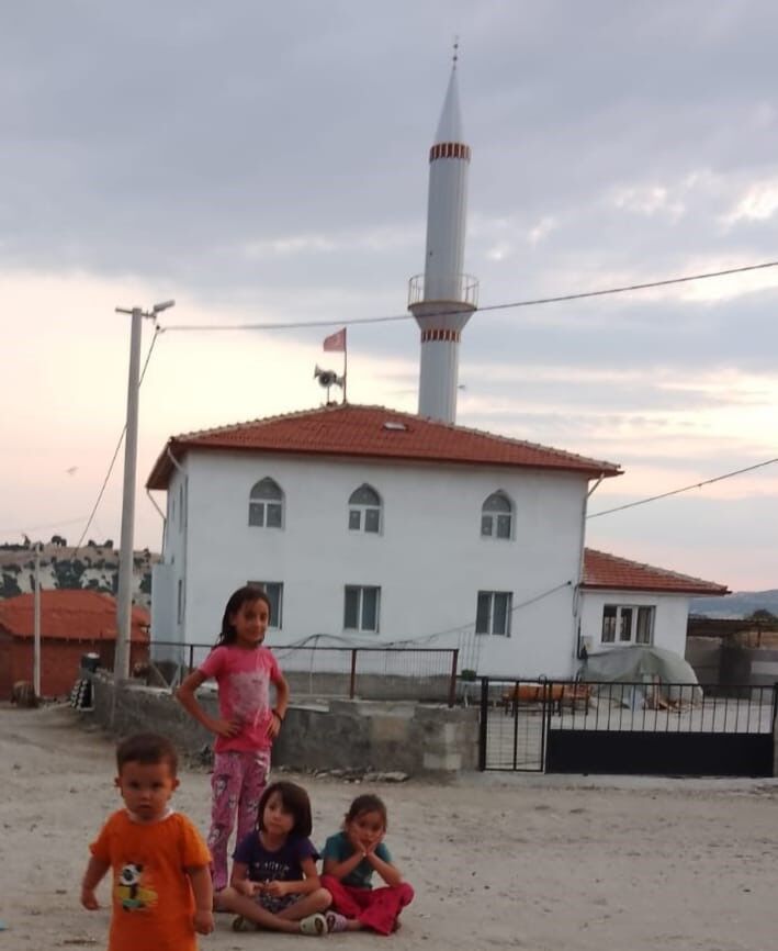 Selendi'de Aloşlar Camii ibadete hazır!