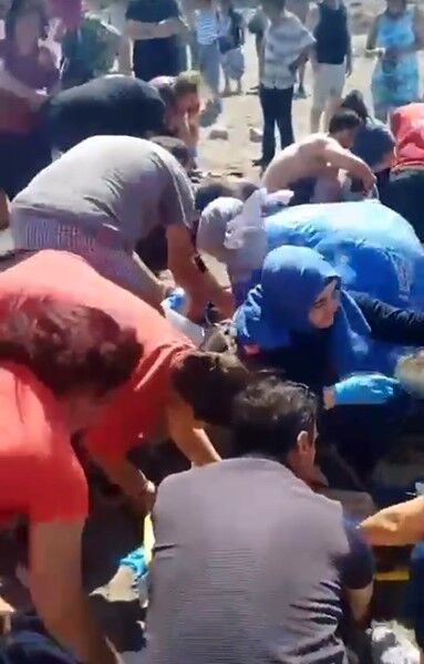 Manisalı Baba ve 2 Çocuğu Denizde Boğulma Tehlikesi Geçirdi!