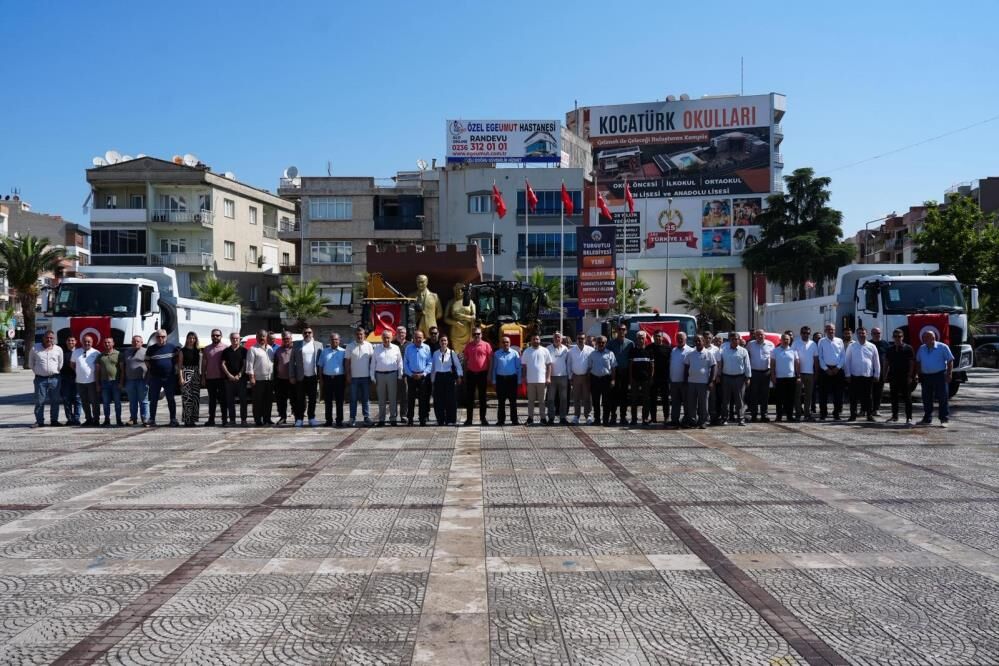 Turgutlu Belediyesi Araç Filosunu Güçlendirdi: 7 Yeni Araç Hizmete Girdi!
