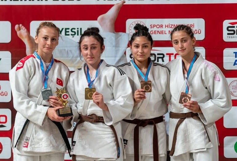 Salihlili judoculardan Türkiye Şampiyonası’nda madalya yağmuru!