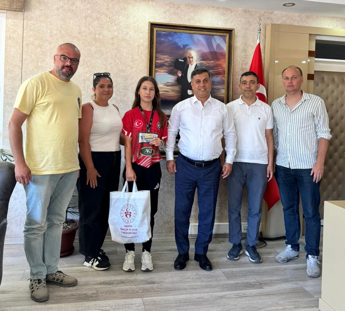Düşmesine rağmen pes etmedi! Manisalı milli sporcu Balkan ikincisi oldu-.1
