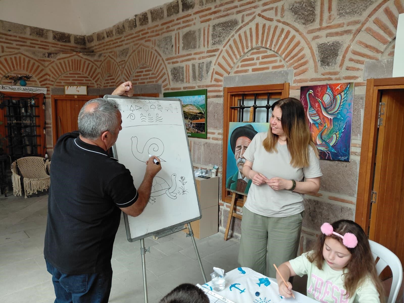 Kurşunlu Han’da sanatla büyüyen nesiller yetişiyor