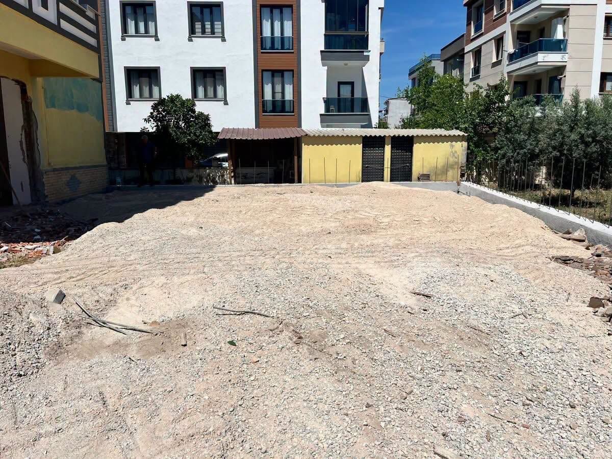 Akhisar’da Dayanışma Örneği Taziye Evi Için Ilk Kazma Vuruldu (3)