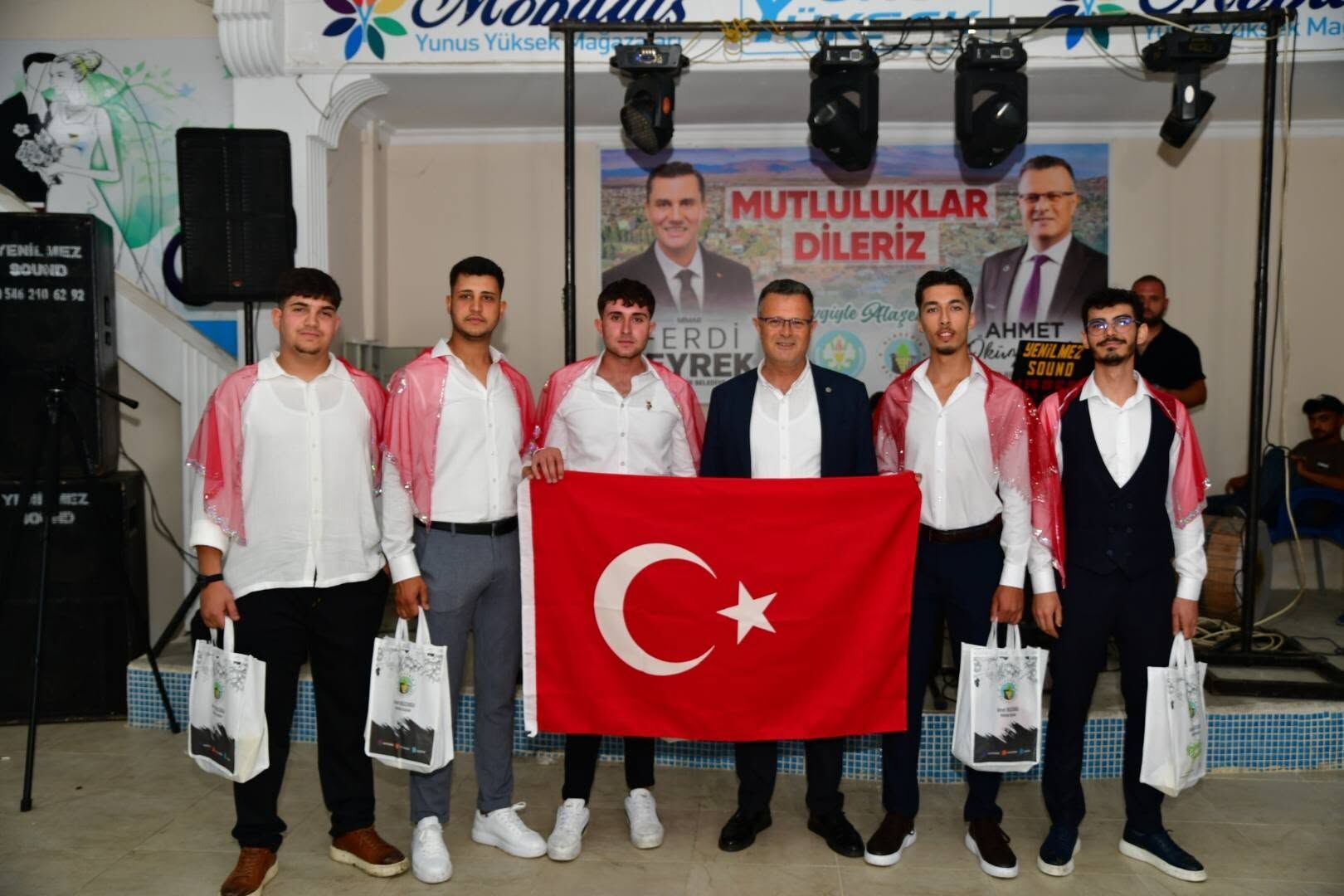 Başkan Öküzcüoğlu’ndan Anlamlı Ziyaret En Büyük Asker Bizim Asker (3)
