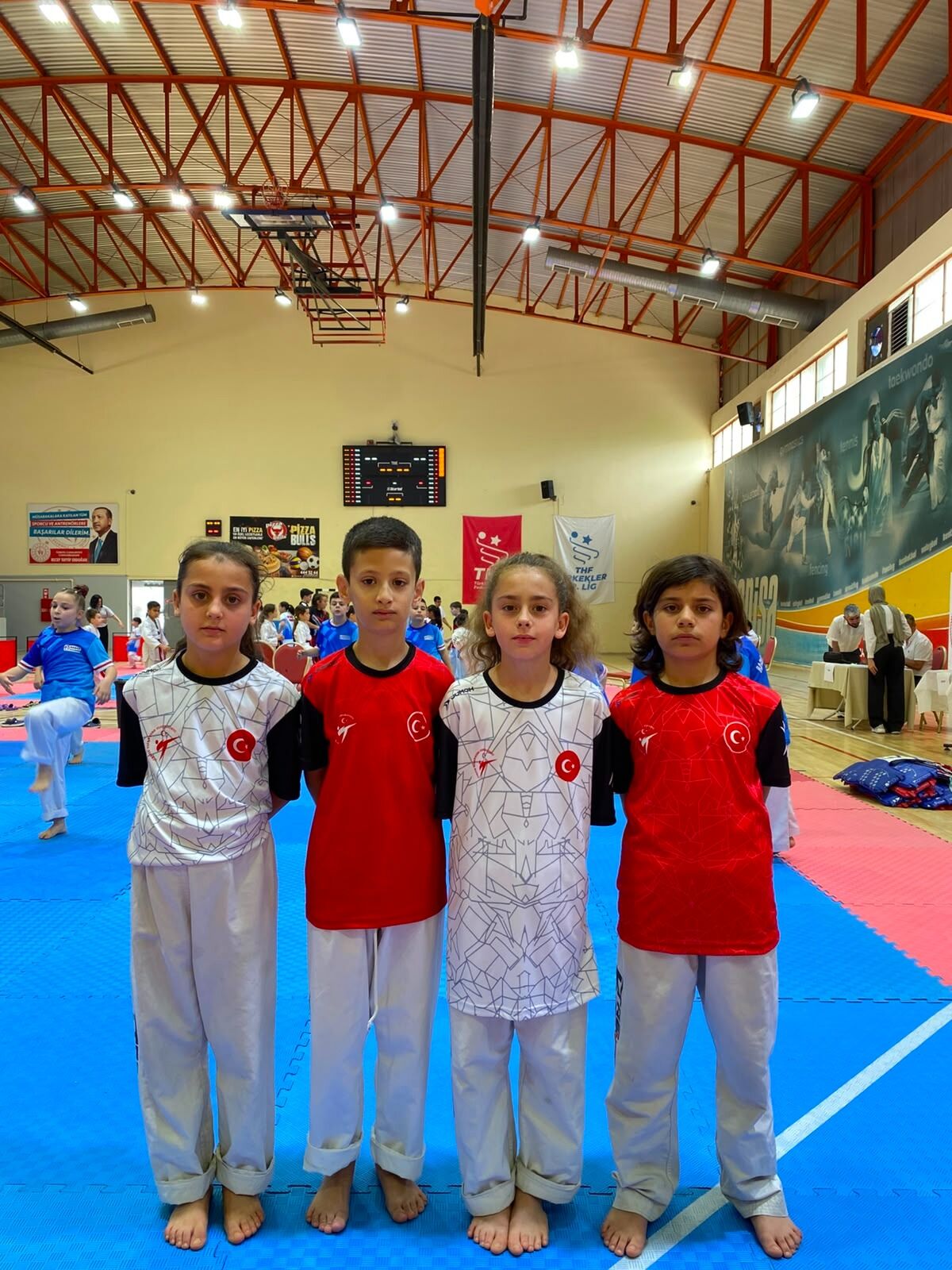 Şehzadeler’in Minik Tekvandocularından İlk Müsabakada Madalya Şov!